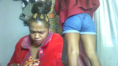 nosminah01 online show from September 14, 2025, 8:02 am