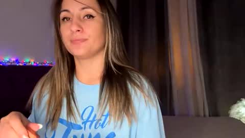 Tina online show from November 21, 2025, 8:18 pm