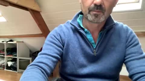 Snapshot of noux69 chatting on October 14, 2025, 2:29 pm noux69 online show from October 14, 2025, 2:29 pm