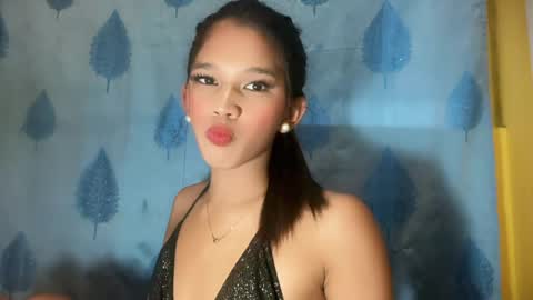 nova_licious online show from June 6, 2026, 4:17 am