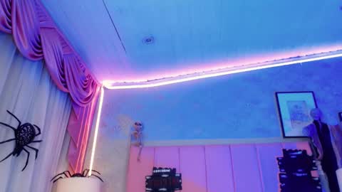 nova_ross online show from October 25, 2025, 8:25 pm