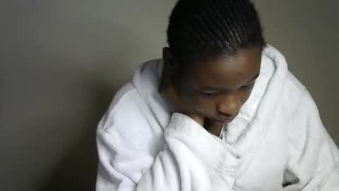 novaah online show from December 17, 2025, 1:11 am