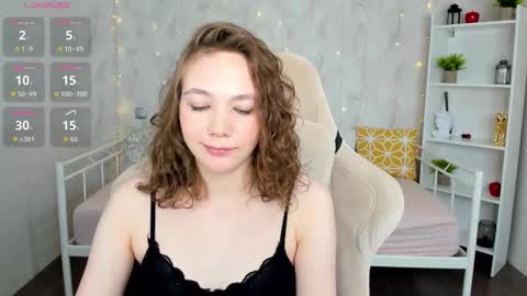 Snapshot of novaeva_ chatting on March 9, 2026, 12:03 am Eva online show from March 9, 2026, 12:03 am