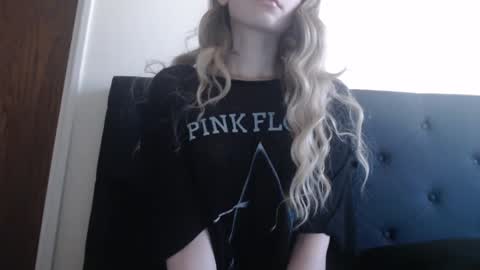 Olivia online show from March 8, 2025, 4:39 pm