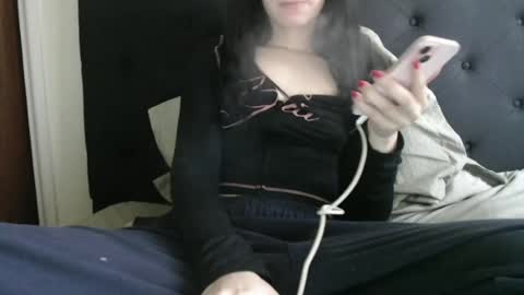 Snapshot of novafrey chatting on June 30, 2026, 5:03 pm Olivia online show from June 30, 2026, 5:03 pm