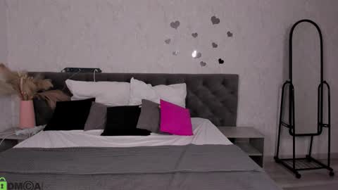 Sonya online show from November 23, 2025, 1:16 am