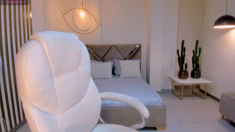 Nova online show from October 6, 2025, 8:39 pm