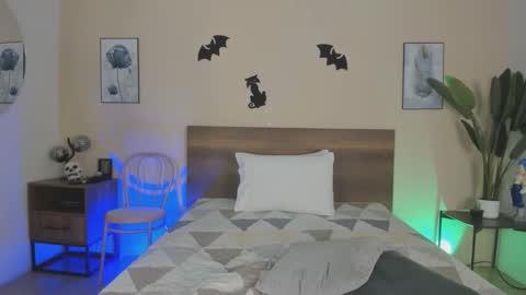 NovayBrian online show from October 12, 2025, 4:55 am