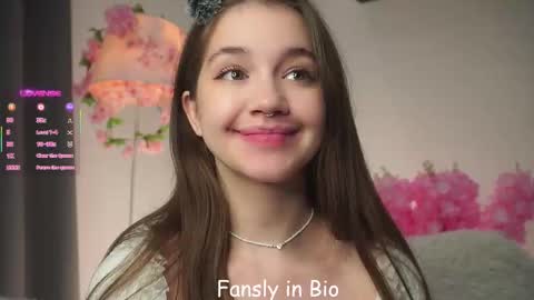 Snapshot of now_you_know chatting on October 24, 2025, 1:24 am Dina online show from October 24, 2025, 1:24 am