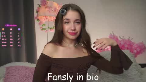 Snapshot of now_you_know chatting on October 26, 2025, 1:11 am Dina online show from October 26, 2025, 1:11 am