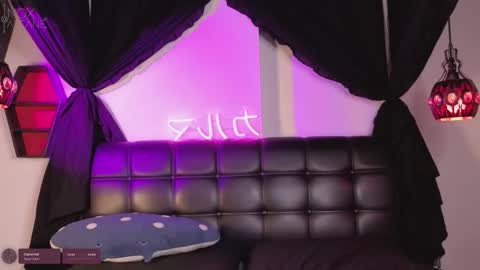 Snapshot of noxarcanee chatting on February 18, 2026, 10:39 pm Goth Darling online show from February 18, 2026, 10:39 pm