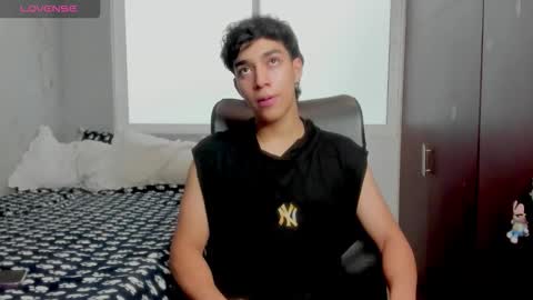 Noxx  online show from December 15, 2025, 4:22 pm