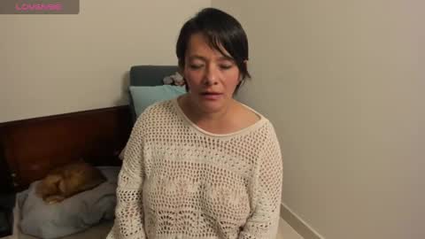 nuit_rose online show from February 11, 2025, 5:05 am