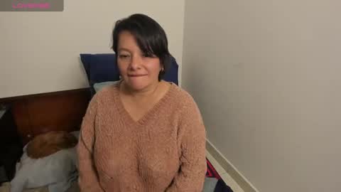 nuit_rose online show from March 6, 2025, 4:41 am