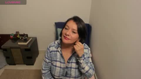 nuit_rose online show from October 21, 2025, 2:12 am