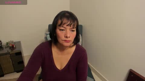 nuit_rose online show from January 19, 2026, 2:37 am