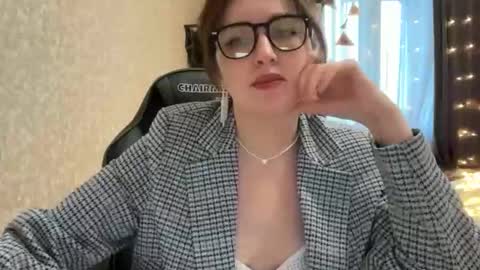 Snapshot of nuitblanche_vibes chatting on November 12, 2025, 7:20 am nuitblanche_vibes online show from November 12, 2025, 7:20 am