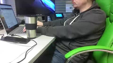 Snapshot of numlove chatting on December 17, 2024, 10:12 am Slave for Mistress and Master online show from December 17, 2024, 10:12 am