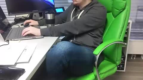 Snapshot of numlove chatting on December 20, 2024, 10:49 am Slave for Mistress and Master online show from December 20, 2024, 10:49 am