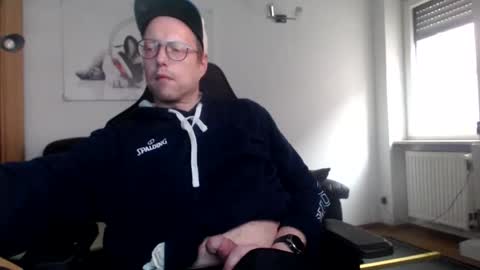 nursefan online show from December 22, 2025, 1:52 pm