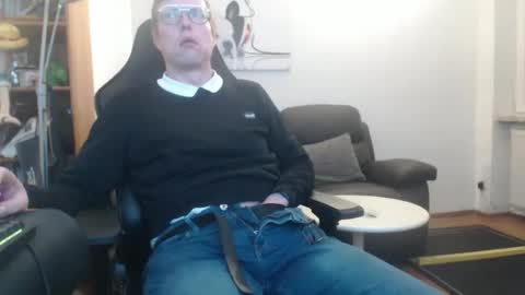 nursefan online show from January 6, 2026, 7:17 pm