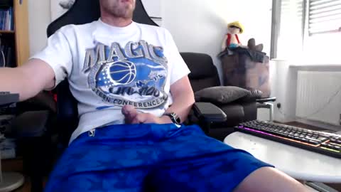 nursefan online show from June 16, 2026, 1:14 pm