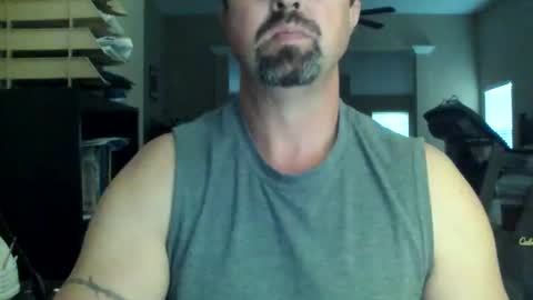 nvrenuff1979 online show from November 14, 2025, 12:48 pm