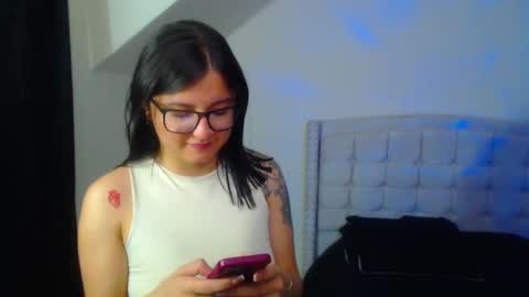 Snapshot of nyahmackenzie chatting on February 26, 2025, 5:17 pm NyahMackenzie online show from February 26, 2025, 5:17 pm