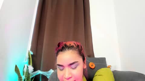 Nia online show from October 2, 2025, 11:01 pm