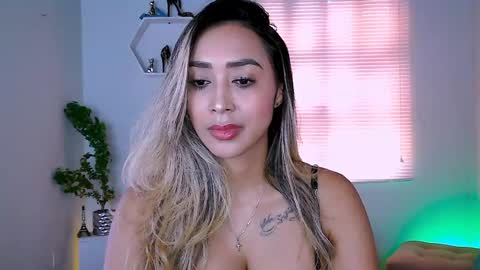 Snapshot of nycole_1988 chatting on January 13, 2025, 5:33 pm Nycole online show from January 13, 2025, 5:33 pm