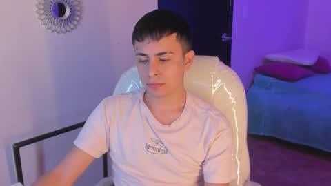 Snapshot of nyko_ds chatting on November 14, 2025, 4:33 am nyko_ds online show from November 14, 2025, 4:33 am