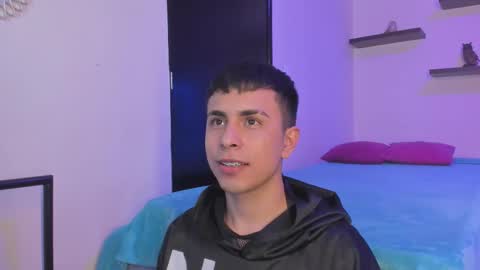 Snapshot of nyko_ds chatting on November 15, 2025, 4:43 am nyko_ds online show from November 15, 2025, 4:43 am