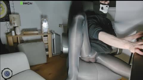 Snapshot of nyl0nnickb0y chatting on November 11, 2025, 9:26 pm Nyl0nnickb0y online show from November 11, 2025, 9:26 pm