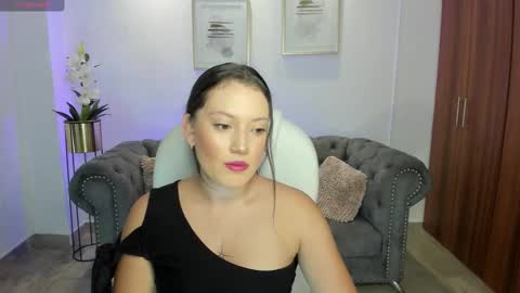 nylaa_rose online show from October 2, 2025, 6:48 pm