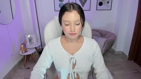 nylaa_rose online show from October 17, 2025, 7:05 pm