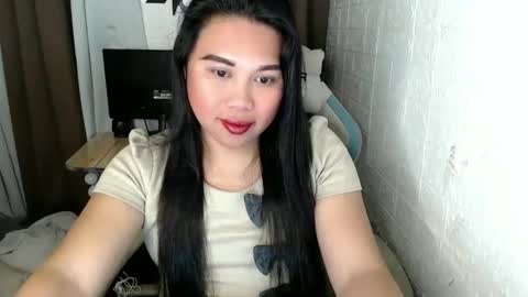 nylecummer online show from December 25, 2024, 4:43 pm