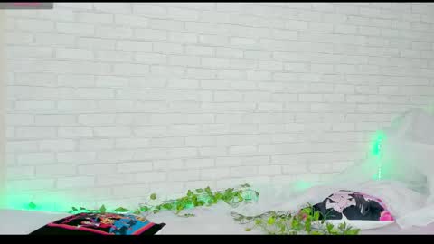 Kat online show from October 22, 2025, 12:16 pm