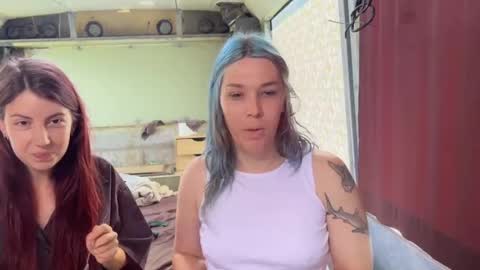 Snapshot of nympharabelle chatting on October 31, 2025, 10:11 pm Creamy Grapefruit online show from October 31, 2025, 10:11 pm