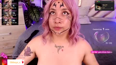 Alex   .    online show from September 19, 2025, 12:45 am