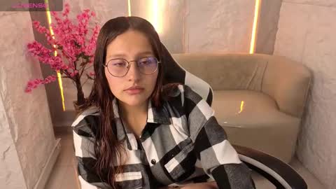 Online 800 to 1400 online show from October 15, 2025, 1:22 pm