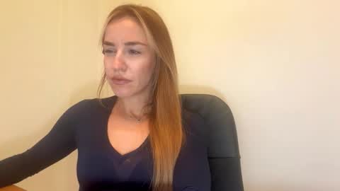 Snapshot of nyxelia_ chatting on October 9, 2025, 7:17 am Anastasia online show from October 9, 2025, 7:17 am