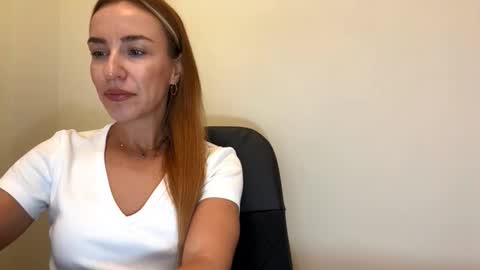 Snapshot of nyxelia_ chatting on October 10, 2025, 7:29 am Anastasia online show from October 10, 2025, 7:29 am