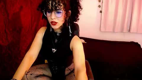 Snapshot of nyxxei chatting on February 5, 2026, 10:58 pm Nyxxei online show from February 5, 2026, 10:58 pm