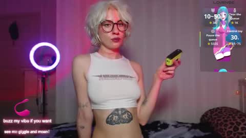 Moonlight online show from October 10, 2025, 6:51 pm