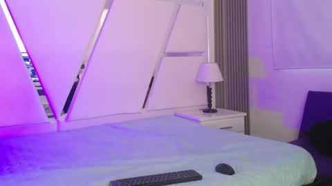 oblivionlove online show from November 12, 2025, 9:03 pm