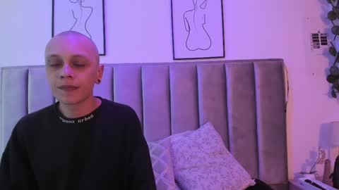 Snapshot of obsession_mine chatting on April 11, 2026, 5:17 pm Sara Help me reach 1000 followers online show from April 11, 2026, 5:17 pm