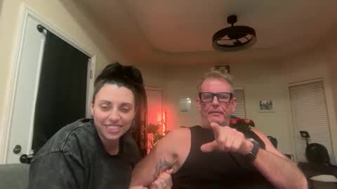 SimplyUs online show from April 15, 2026, 8:21 am