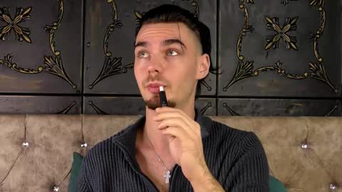 OceanHeart online show from November 25, 2025, 10:54 pm