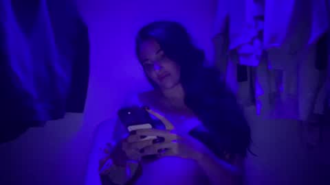 Snapshot of oceanxalara22_xo chatting on October 2, 2025, 2:40 am A L A R A online show from October 2, 2025, 2:40 am