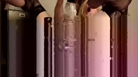 Snapshot of ocnyrmvntufr chatting on November 14, 2025, 6:34 am ocnyrmvntufr online show from November 14, 2025, 6:34 am